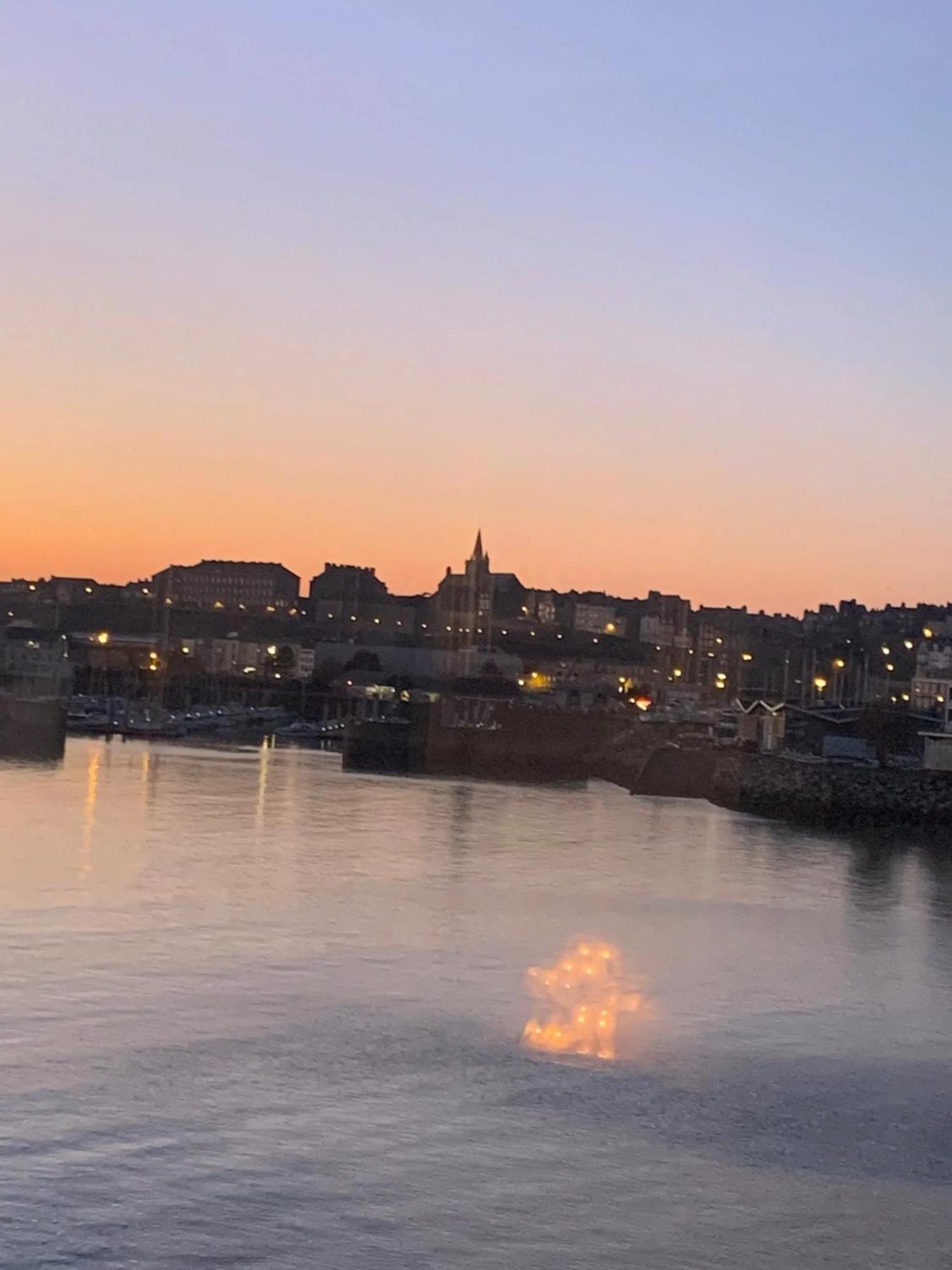 Appartement Moderne A Granville 55 M² Vue Sur Mer Esterno foto
